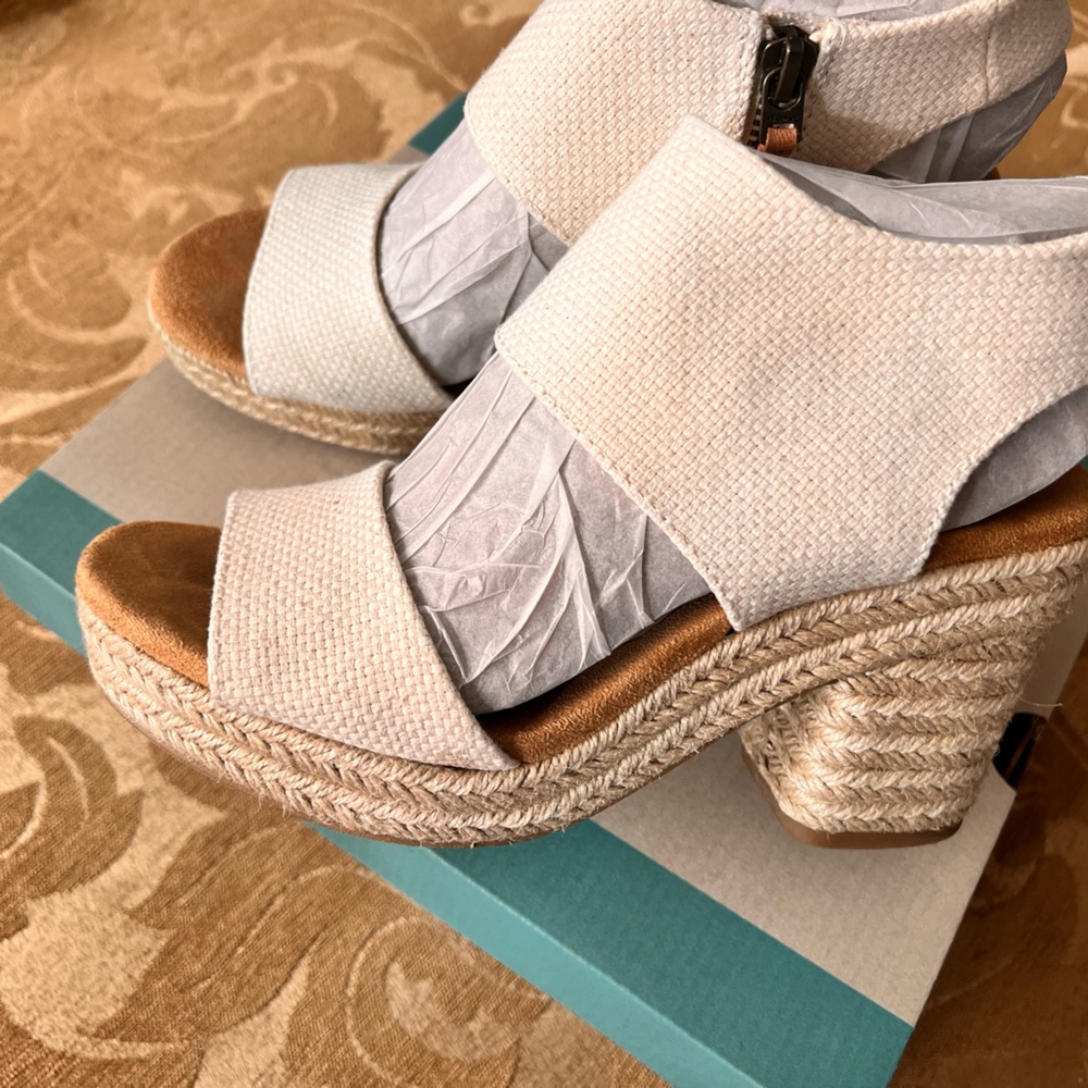 Like new Toms Espadrilles with Jute Sole and Wedge Heel